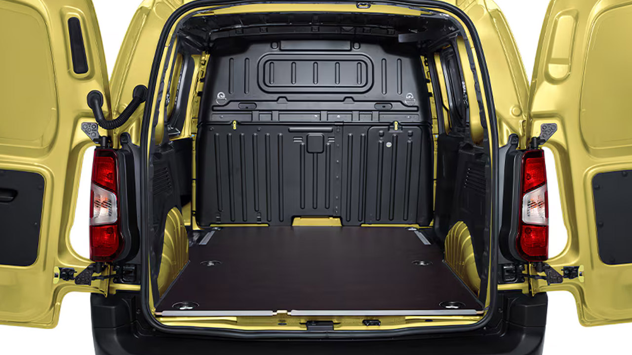 Opel Combo Van - Všestrannosť - Deliaca priečka v kabíne Opel Combo Van