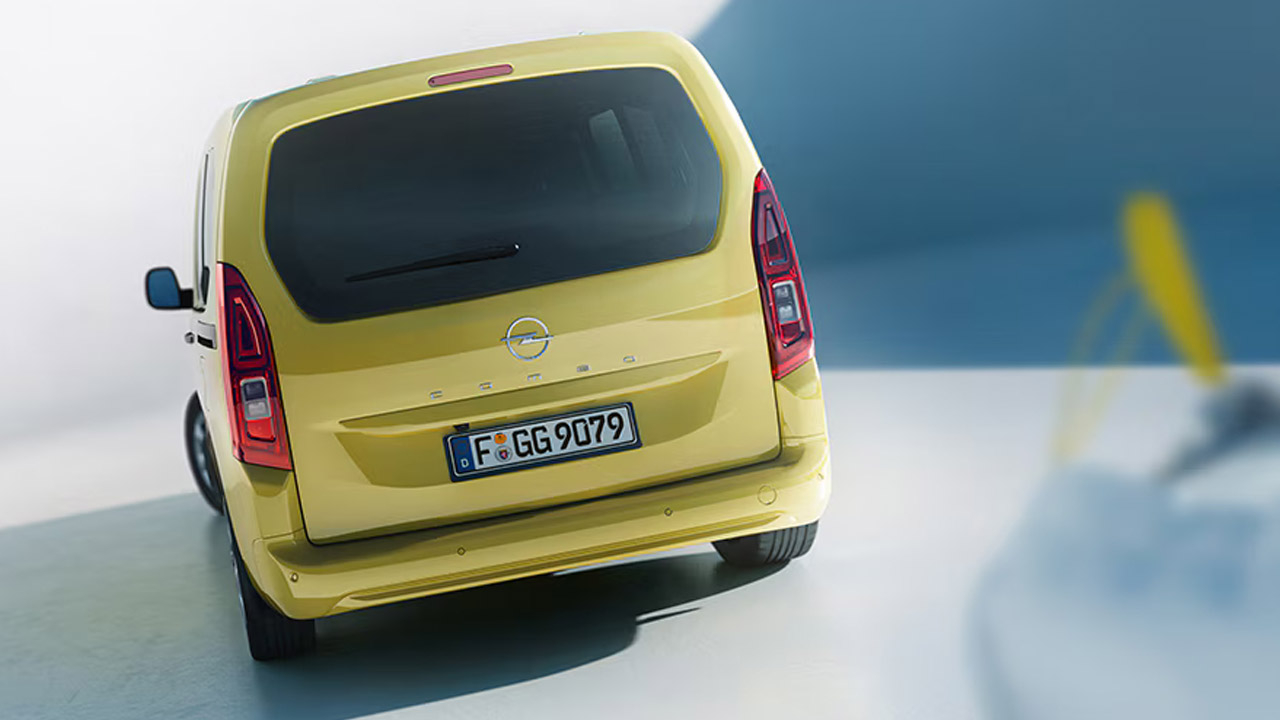 Opel Combo Van - Všestrannosť - Výklopné dvere Opel Combo Van