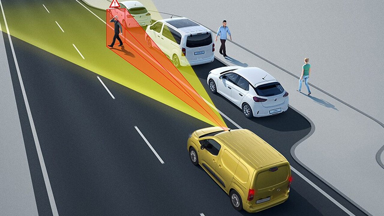 Opel Combo Van - Bezpečnosť - Automatické núdzové brzdenie Opel Combo Van
