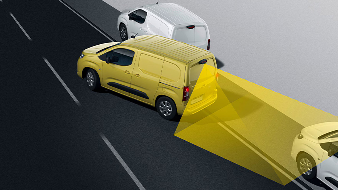 Opel Combo Van - Bezpečnosť - Zadná kamera Opel Combo Van
