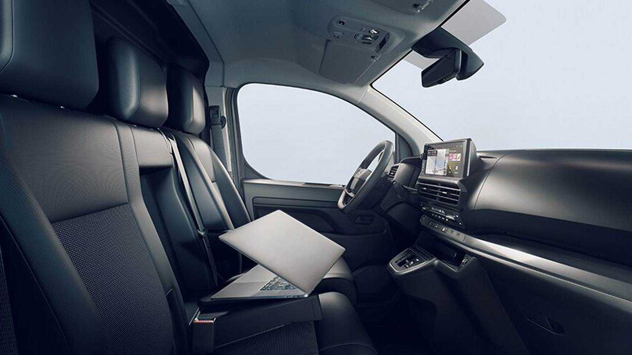 Opel Vivaro - Mobilná kancelária - Nastaviteľný písací stôl Opel Vivaro